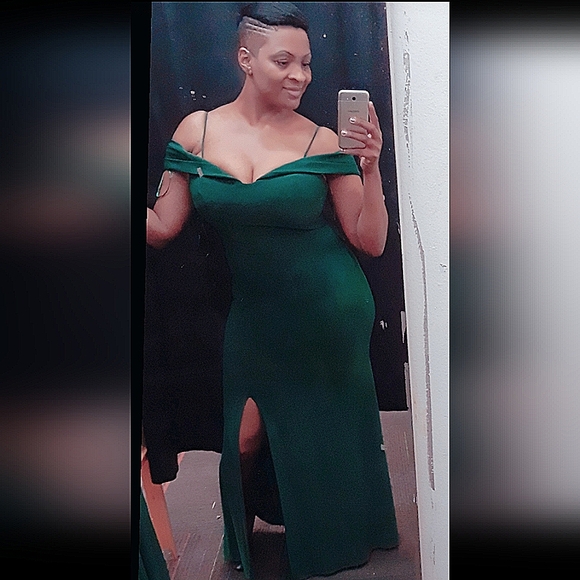 Hunter Green long gown - Picture 2 of 2